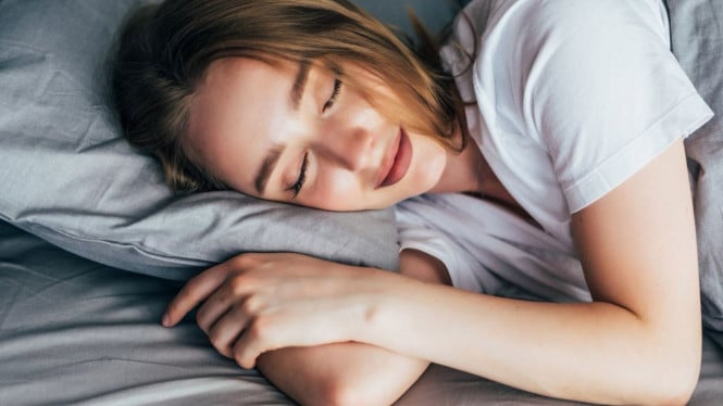 Wanita sedang tertidur