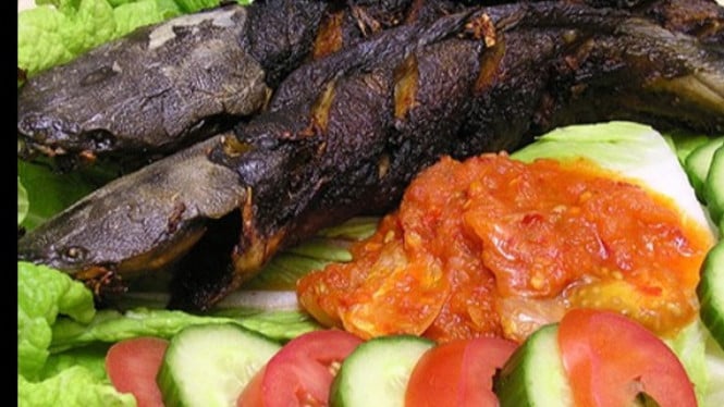 Kuliner Pecel Lele yang Lezat