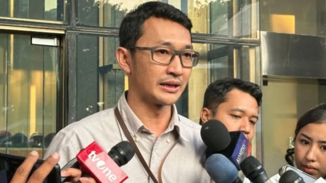 Juru Bicara KPK Budi Prasetyo memberikan keterangan ke awak media
