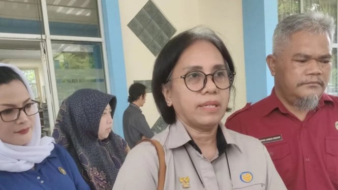 Anggota KPAI Sylvana Maria Apituley ketika diwawancarai awak media