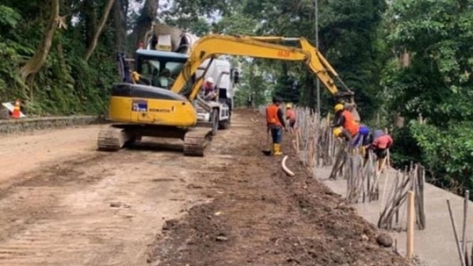 Pengerjakan perbaikan jalur Gumitir Banyuwangi Jember