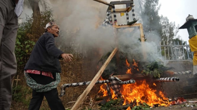 Ritual sakral Suku Tengger. Sumber