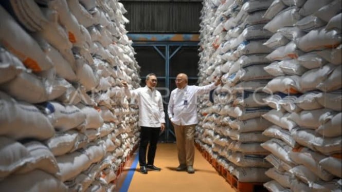 BULOG memastikan beras yang digulirkan layak konsumsi