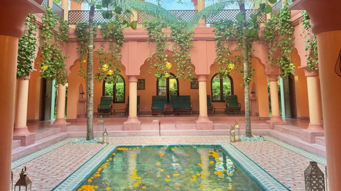 Spa Estetik Nuansa Pink Hijau