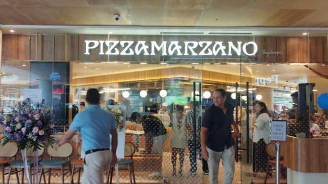 Gerai Pizza Marzano di Kuta Beach Walk Bali