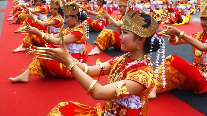 Tari Sigeh Pengunten Khas Lampung