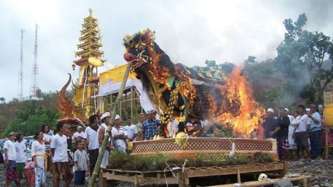Upacara Ngaben, Api Suci Menuju Perjalanan Abadi