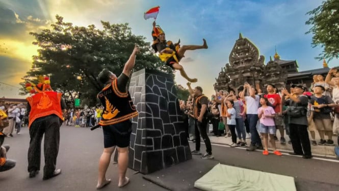 Potret Lompat Batu Nias