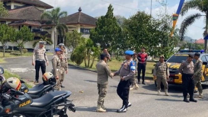 Patroli skala besar TNI-Polri di diwilayah lombok barat