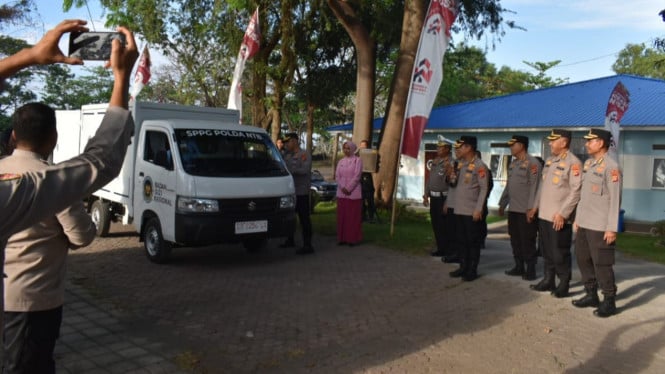 Pelepasan Mobil SPPG Mako Brimob ke siswa Ampenan