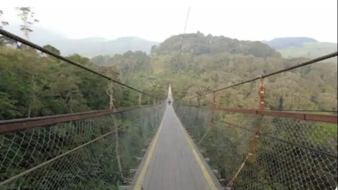 Jembatan Gantung wisata Kawah Rengganis Ciwidey