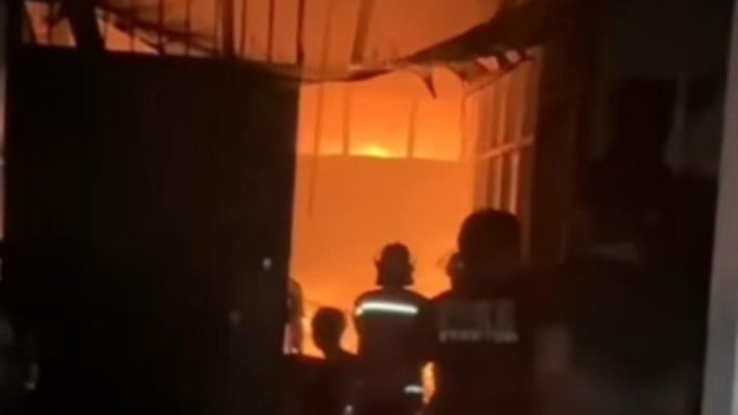 Gudang pot bunga di Sanur Kaja ludes terbakar