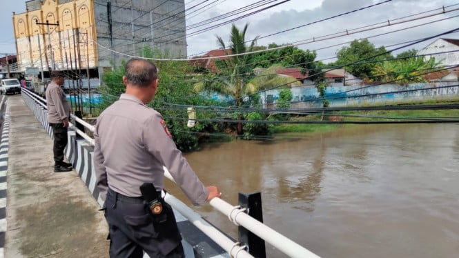 Kapolsek Ampenan Tinjau Sungai di Kota Mataram Usai Hujan Lebat