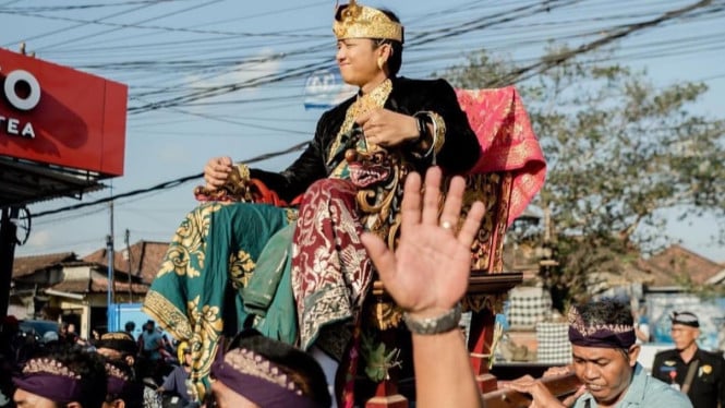 Prosesi Adat Megayot