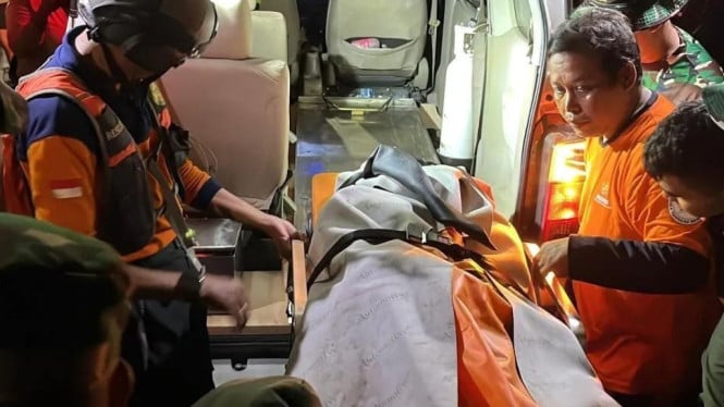 Timsar gabungan menemukan korban banjir di Bali