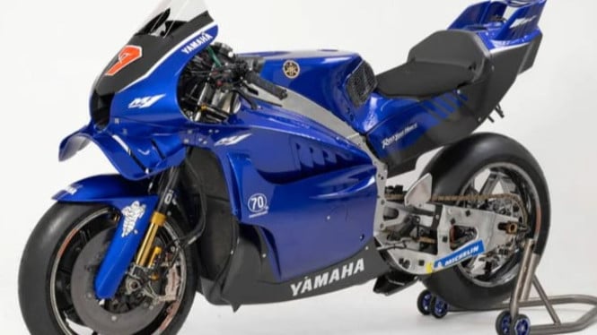 Wujud resmi dari Yamaha M1 terbaru yang kini ditenagai mesin V4