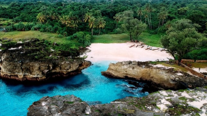 Bentang alam Pantai Mandorak