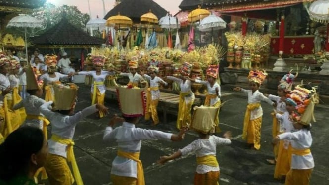 Syahdu di Pura Wayah Dalem