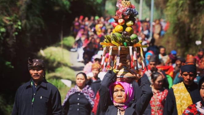 Prosesi Unan Unan Suku Tengger