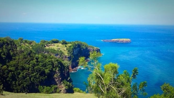 Panorama alam di Bukit Asah