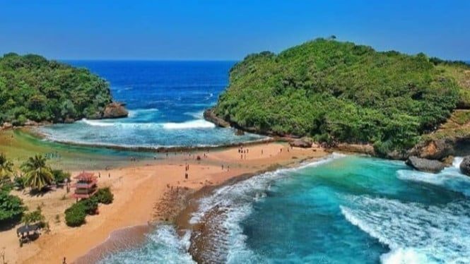 Pantai Batu Bengkung, Malang