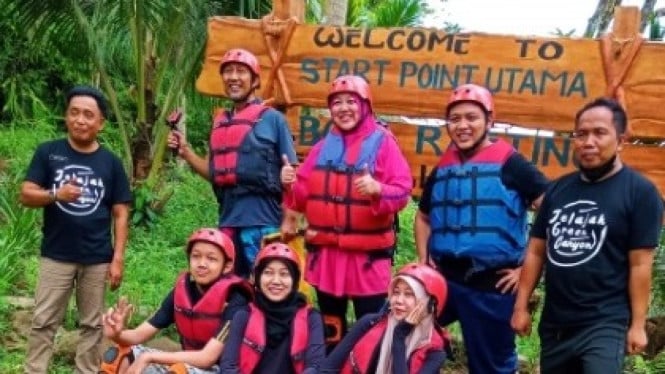Berlibur di Green Canyon Pangandaran