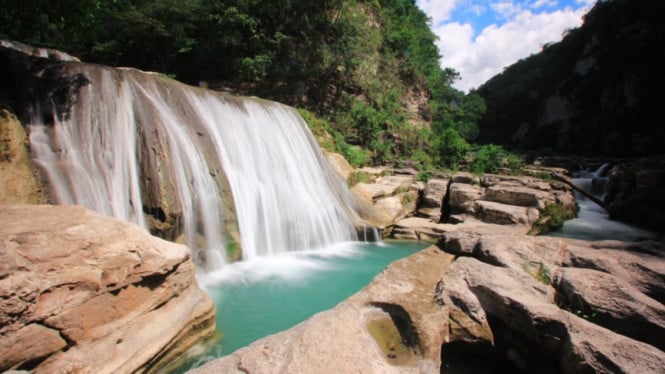 Pesona Alam Eksotis Air Terjun Tanggedu