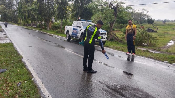 Satlantas Polres Jembrana Melakukan Olah Tempat Kejadian