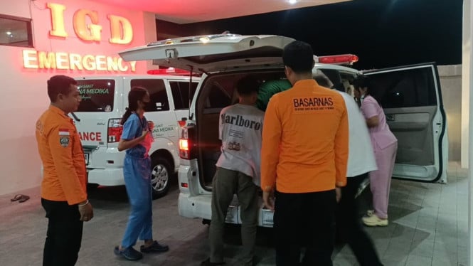 Remaja Pendaki Gn. Abang yang Terluka Dibawa ke RS di Karangasem