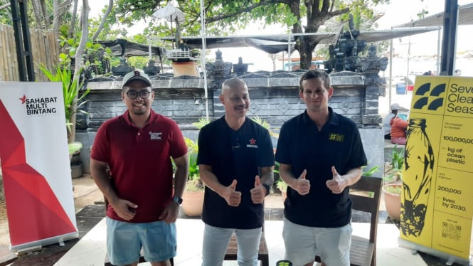 Konferensi Pers Aksi Bersih Pantai Tanjung Benoa.