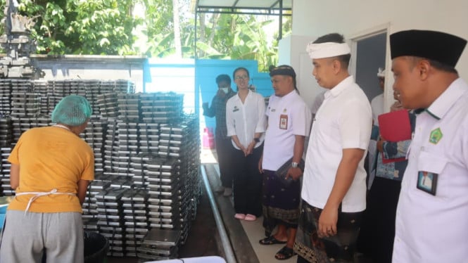 2 SPPG di Jembrana Menerima Sertifikat Halal