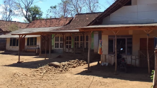 Rumah warga di lahan milik Kemenhut Wongsorejo, Banyuwangi