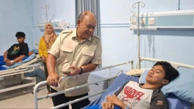Kepala BGN Jenguk Korban Keracunan Massal
