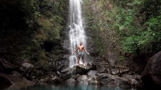 ilustrasi wisata air terjun