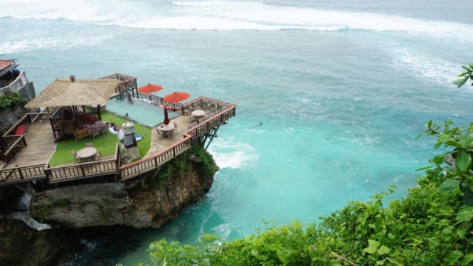 Panorama Pantai Suluban