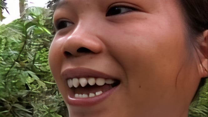 Perempuan suku Mentawai setelah melakukan Kerik Gigi.