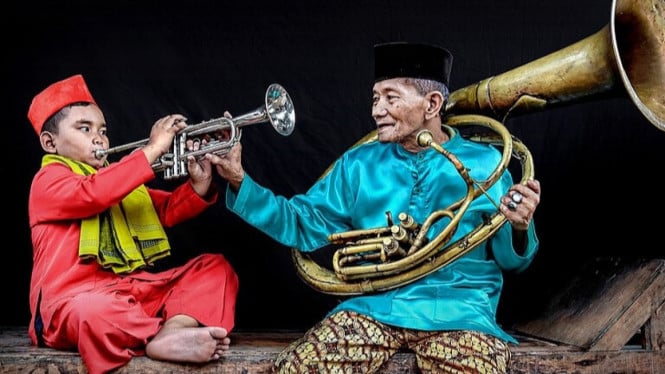 Ilustrasi alat musik dalam orkestra tradisional Tanjidor Betawi