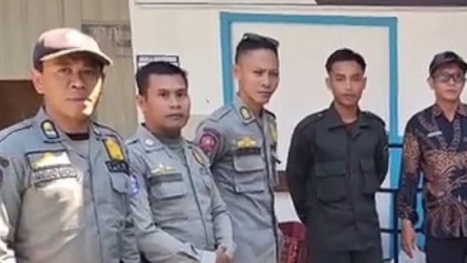 Sejumlah Satpol PP Lotim datangi salah satu Dapur MBG