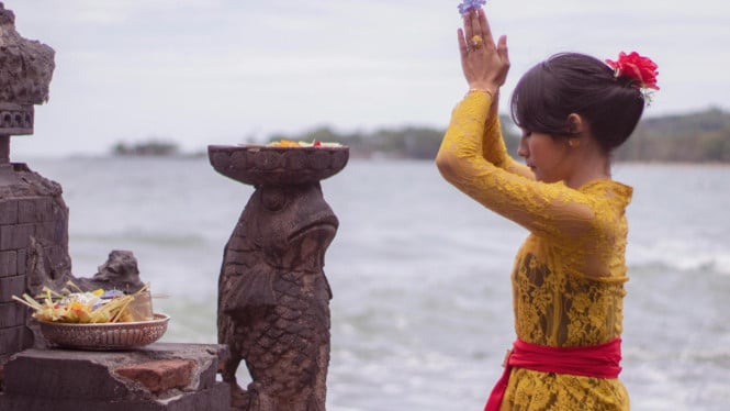 Tradisi dan spiritualitas menyatu, menghadirkan harmoni.