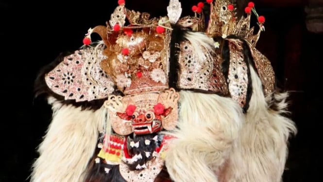 Tari Barong Bali