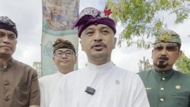 Wamen Kebudayaan, Giring Ganesha di sela membuka Festival Barong
