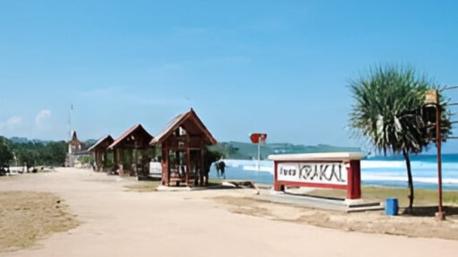 Panorama keindahan Pantai Krakal Gunungkidul