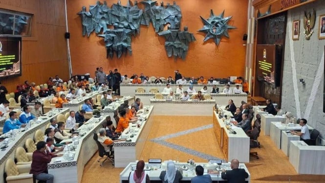 Suasana audiensi antara DPR RI, pemerintah, Presidium KSP-PB