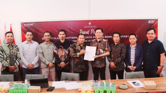 Rapat Pleno, KPU Lotim Terkait Rincian Data PDPB Triwulan III
