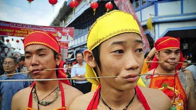 Orang yang sedang mengikuti Tatung