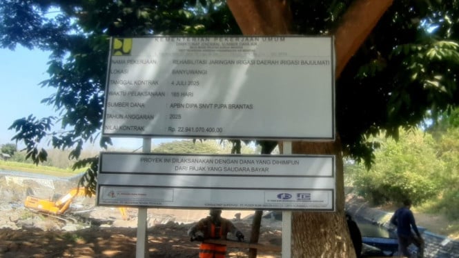 Papan pengumuman proyek perbaikan rehabilitasi DI Bajulmati