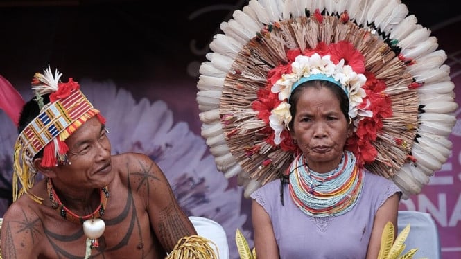 Ilustrasi Sikerei, dukun/tabib Suku Mentawai
