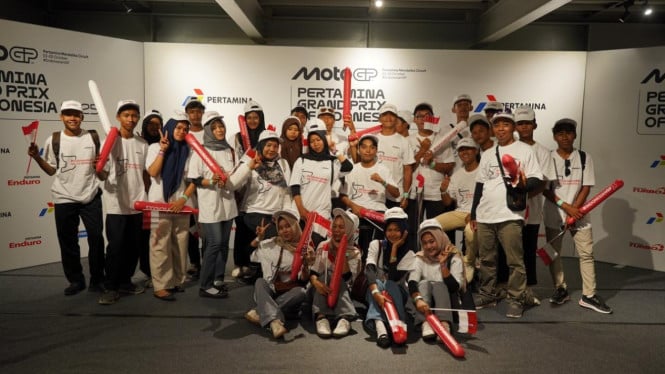 Keseruan Students Go To Paddock