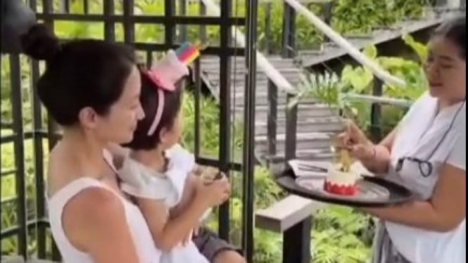 Artis Korsel Jeon Hye Bin Kecopetan Saat Berlibur di Ubud, Gianyar