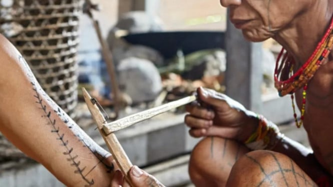 Tradisi Tato Mentawai.